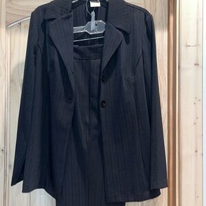 NWT black stripe pant suit 11/12